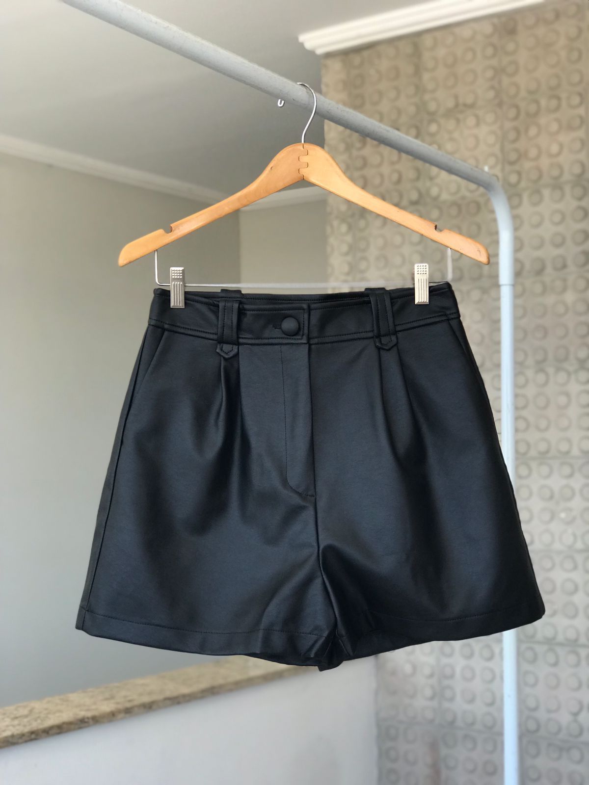 SHORT SOCIAL COURO