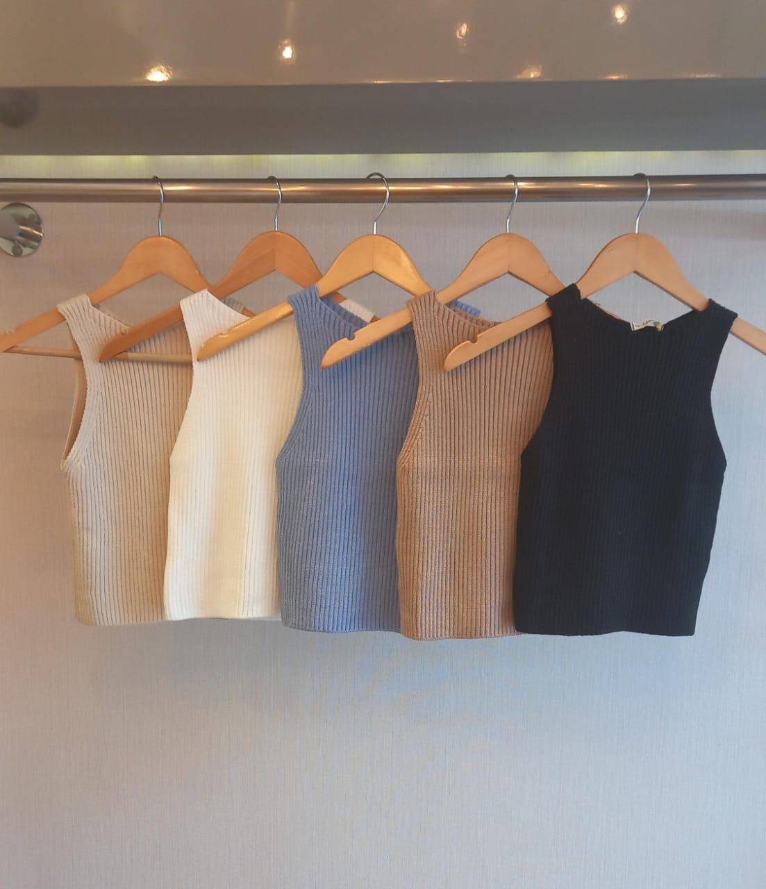 BLUSA REGATA CANELADA TRICO