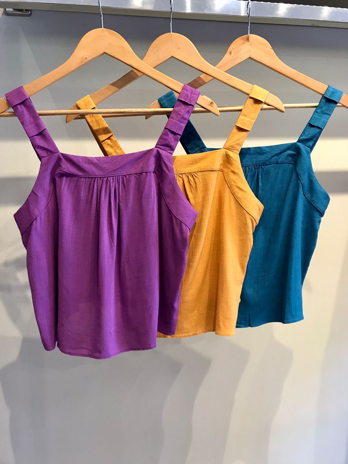 BLUSA REGATA C/ PREGAS ISTAMBUL